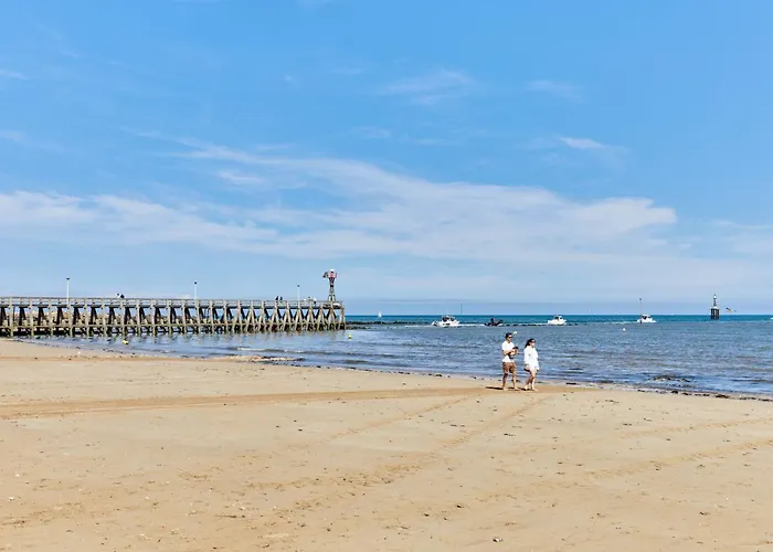 Le Patio By Interhome Appartement Aurseulles